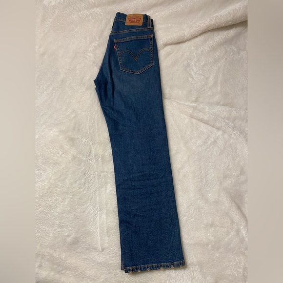 Levis : Wedgie Straight Crop Jeans - Picture 3 of 4